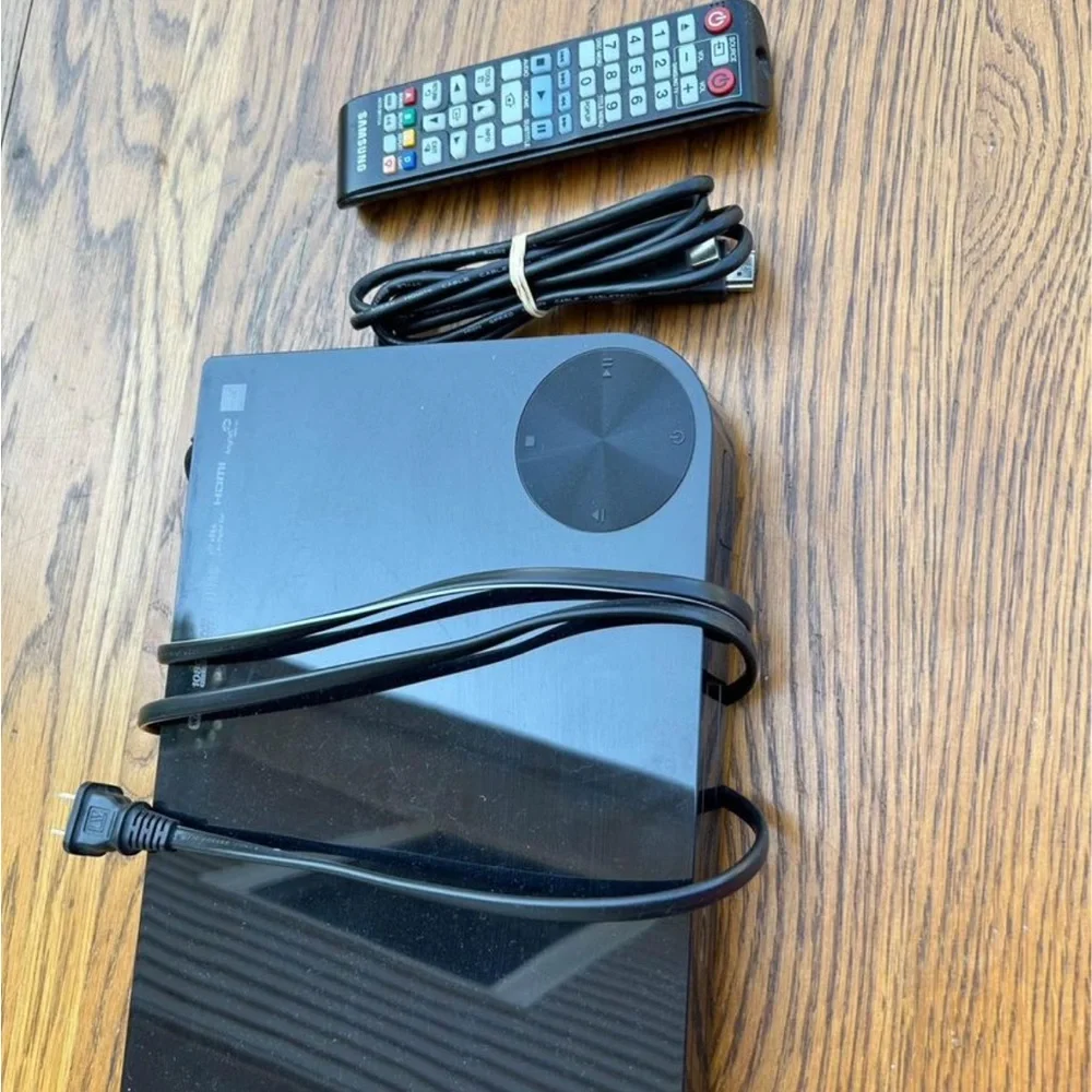 Samsung Blu-ray DVD Disc Player with Built-in Wi-Fi Internet Connection, 1080p